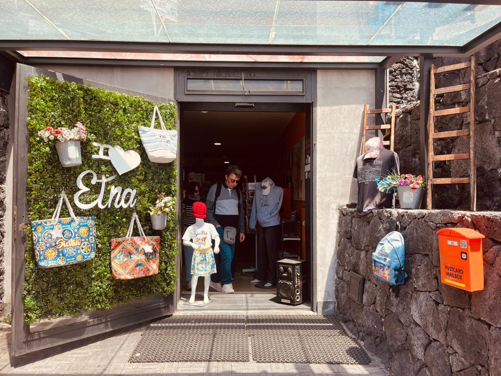 2c83b23c-68d7-4dda-a357-4434558c1d63